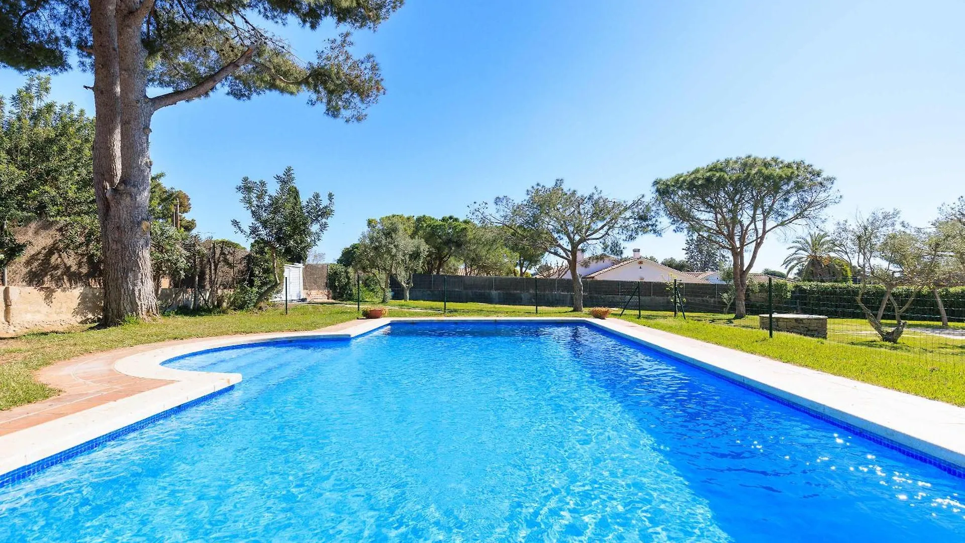 Calafell Villa By Tarragonadays بيت للعطل