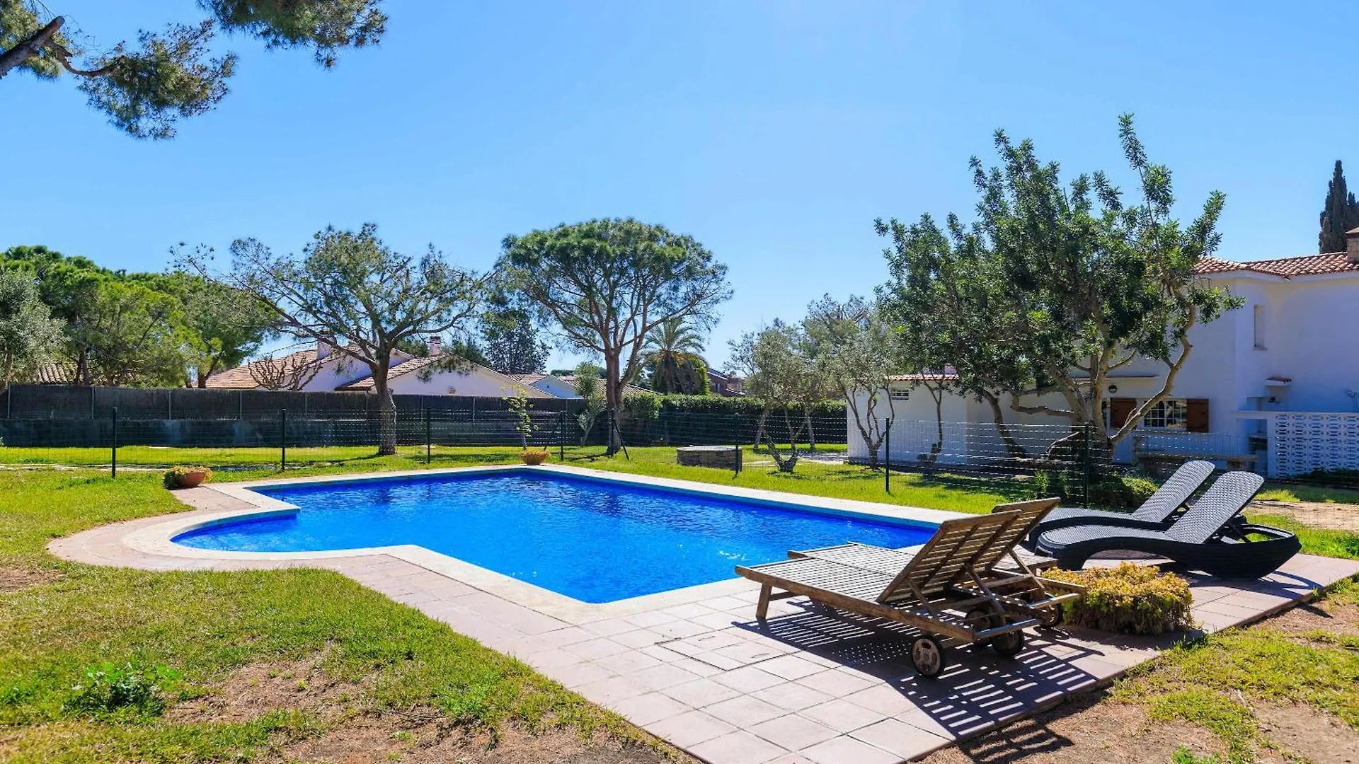 Calafell Villa By Tarragonadays بيت للعطل